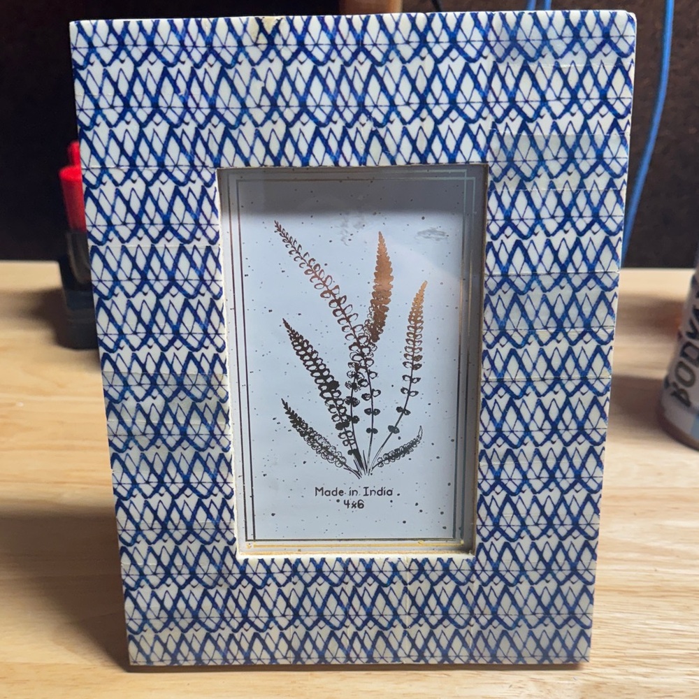 Beautiful Blue and White Decorative Frame